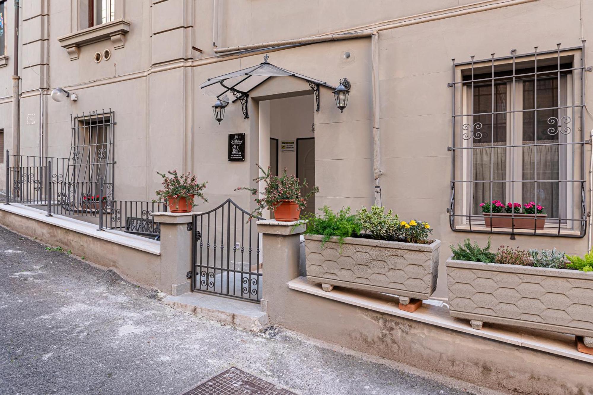 Helle Hus Guest House - 200M From Piazza Bologna Metro And 10 Minutes From The Colosseum Luaran gambar