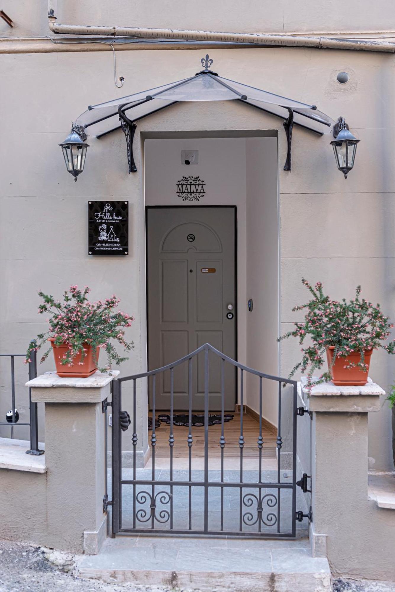 Helle Hus Guest House - 200M From Piazza Bologna Metro And 10 Minutes From The Colosseum Luaran gambar