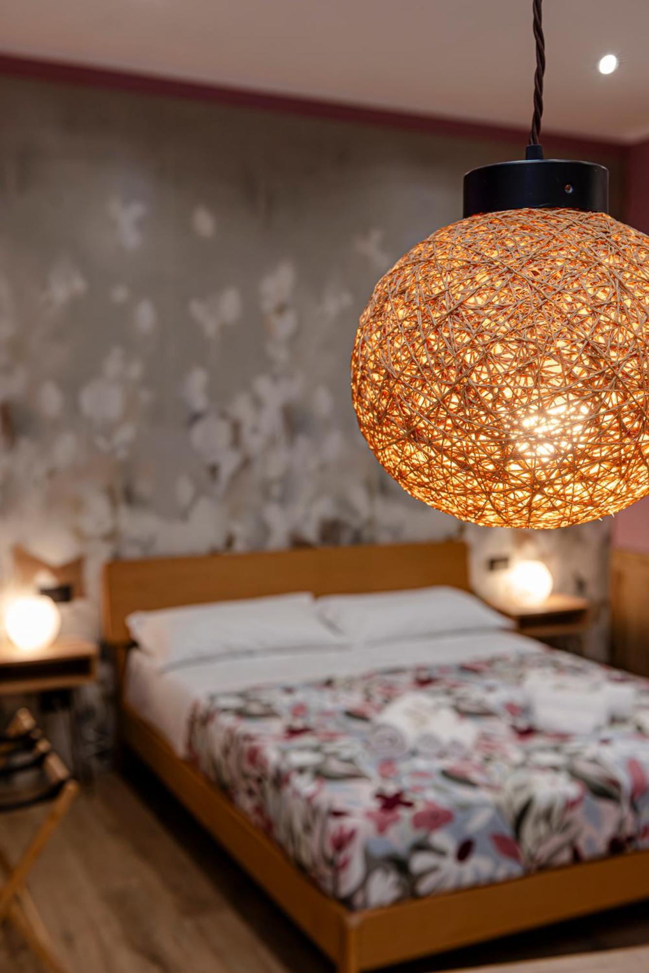 Helle Hus Guest House - 200M From Piazza Bologna Metro And 10 Minutes From The Colosseum Bilik gambar